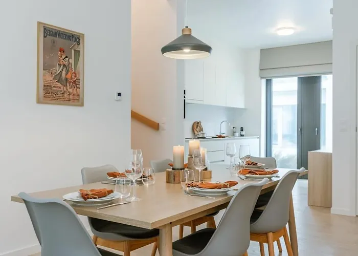 Huswell - Spacious House Close To The Beach